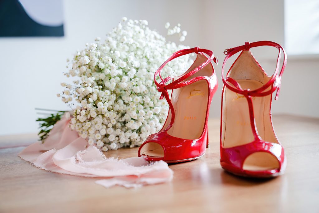 brides bouquet and shoes minerva lodge hull wedding scaled